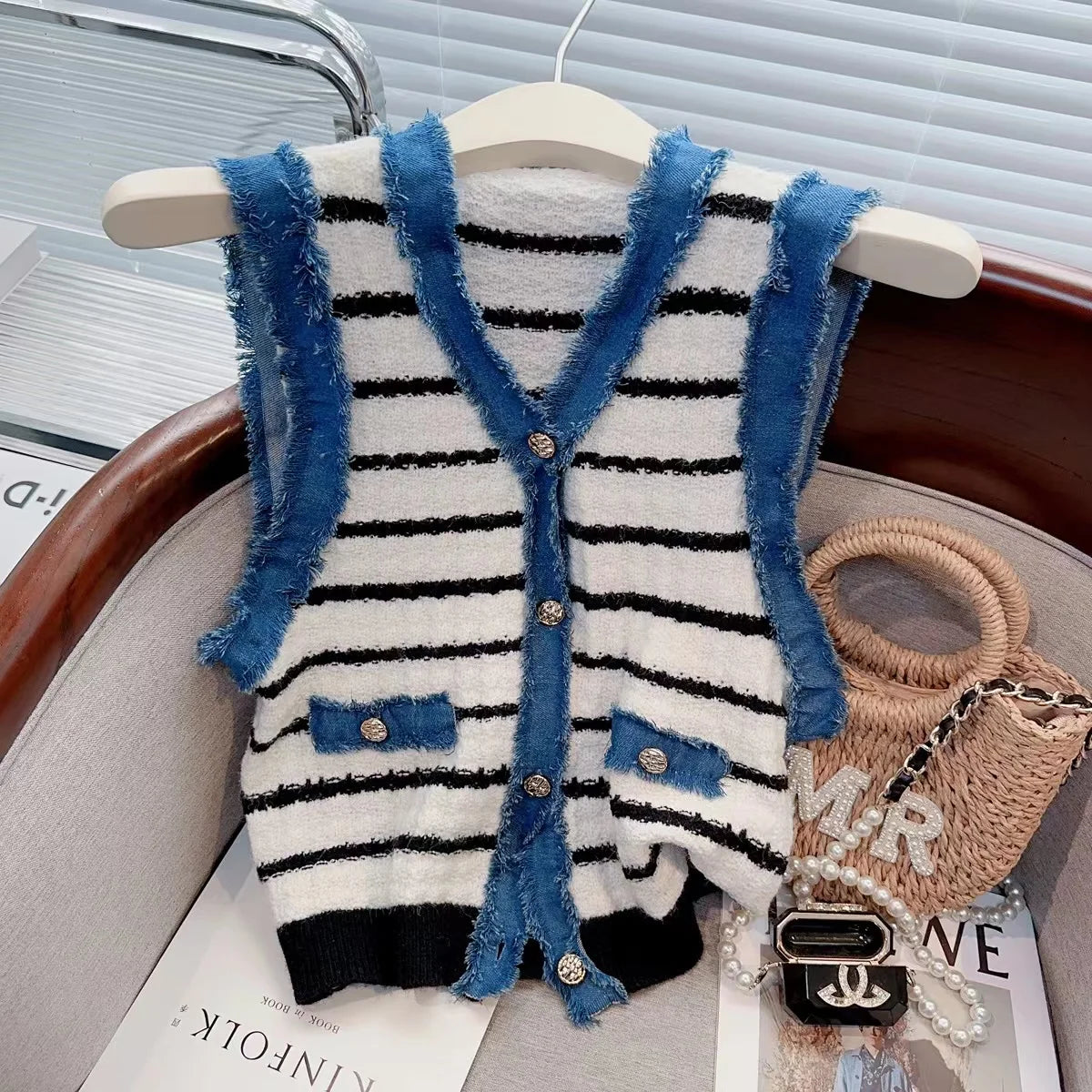 French Style Contrasting V-neck Sweater Vest