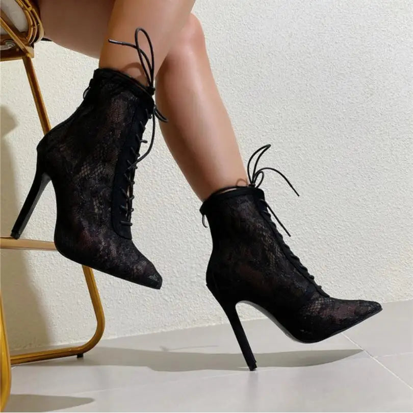 2025 New Black Floral Lace-Up High Heels Ankle Boot